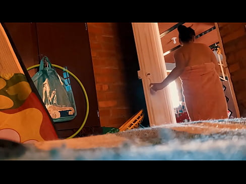 ❤️ Onkelen min følger meg inn i dusjen, han knuller meg mens jeg dusjer. ️❌ Jævla video hos oss ☑